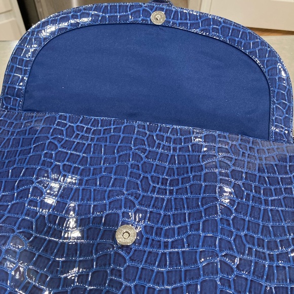 White House Black Market blue clutch - Picture 3 of 8